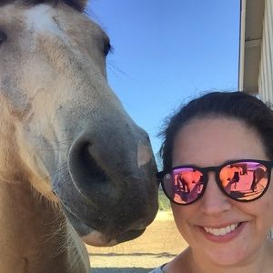 Meet your Posher, Jenelle